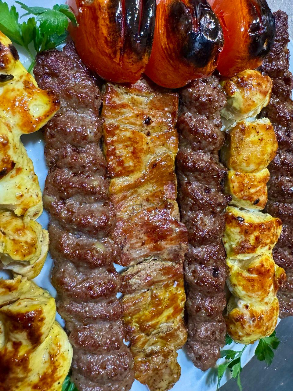 Mix brochettes agneau et poulet grill&eacute;es